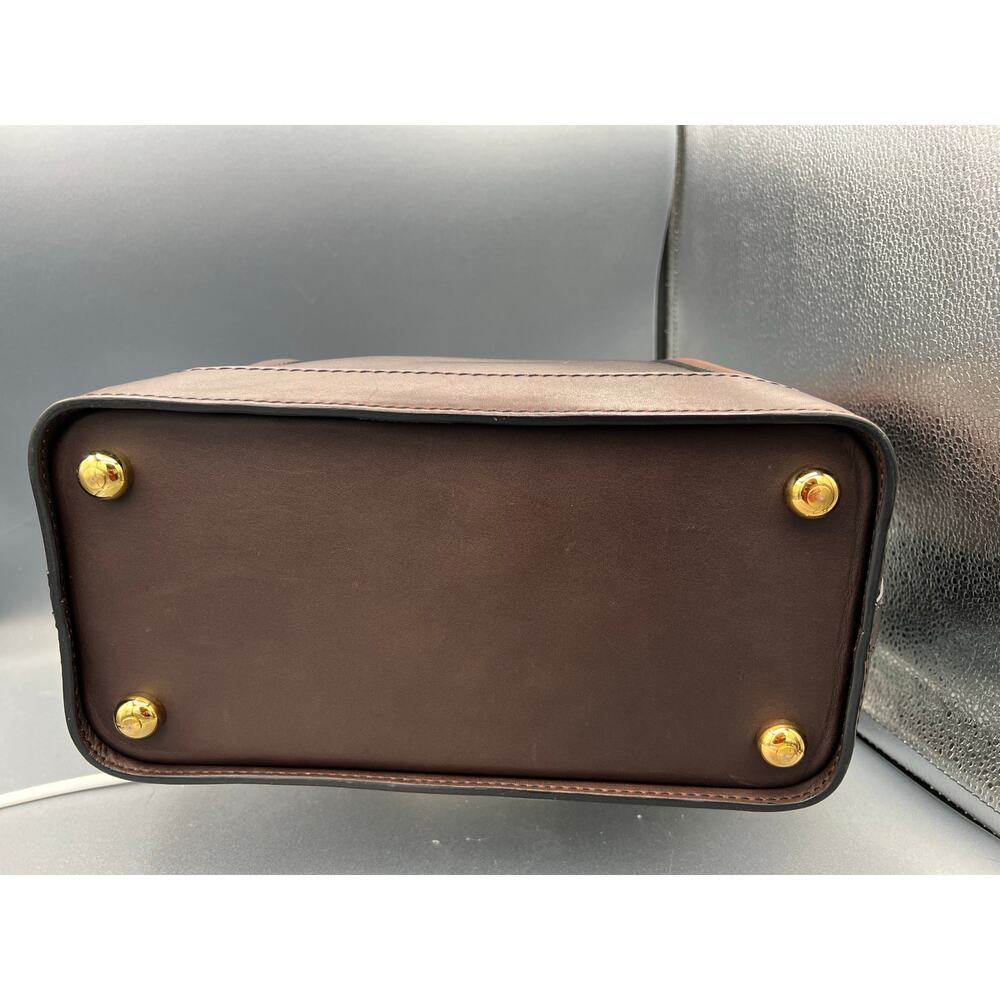 LOEWE Turnlock, Stunning Handbag - Picture 11 of 16